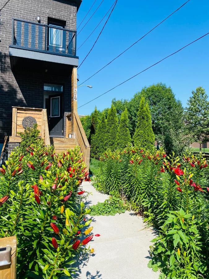 Lovely 3 Bedrooms Space Share Apartment Toronto