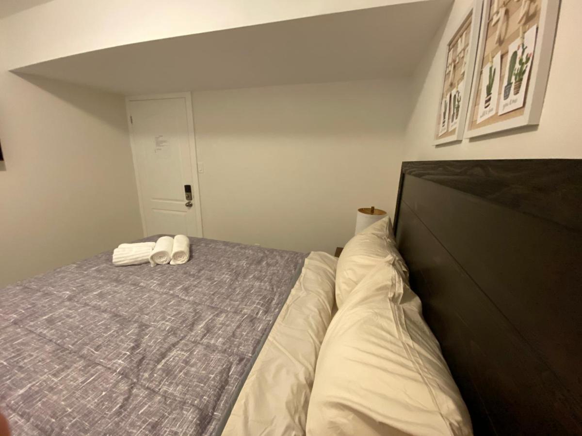 Homestay Yorkmills And Bayview !c Cozy & Stylish Private Bdr With Shared Bathroom