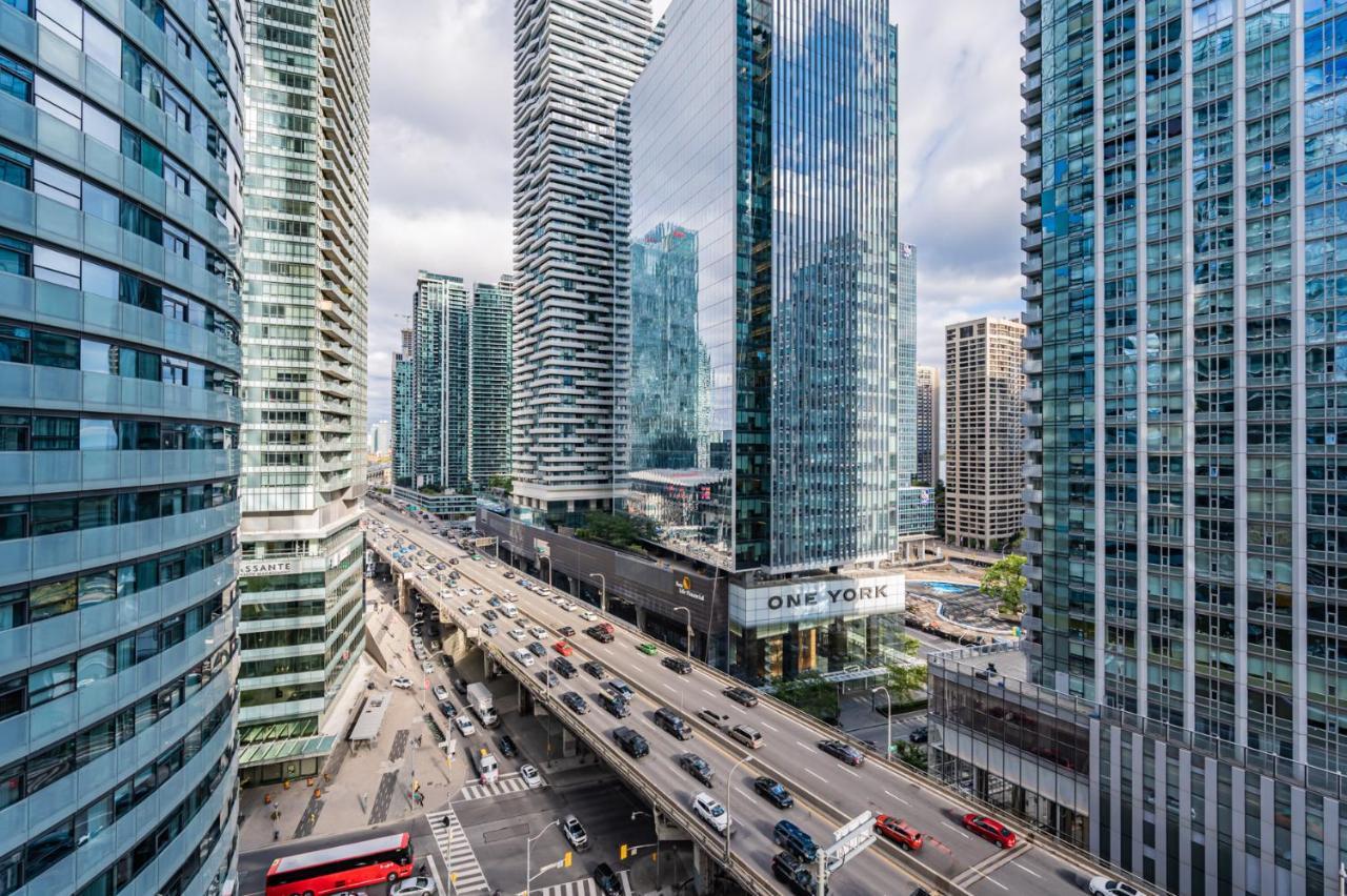 Hotel York Suites Toronto