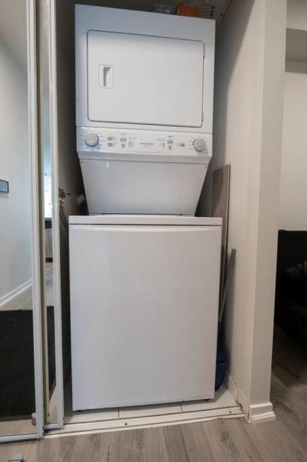 Holiday home Classy 1br Den W Amazing Skyline View And Wfh *