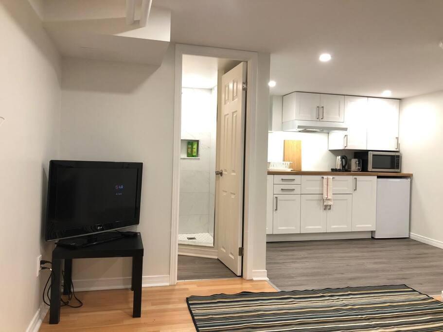 Entire Suite: Private Basement Studio Apartment! * Toronto