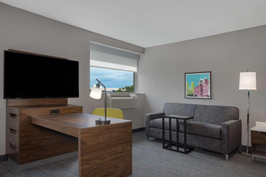 Hotel Hampton & By Hilton Downtown 3*