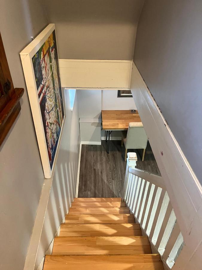 Apartment Entire Suite: Private Basement Studio Apartment!