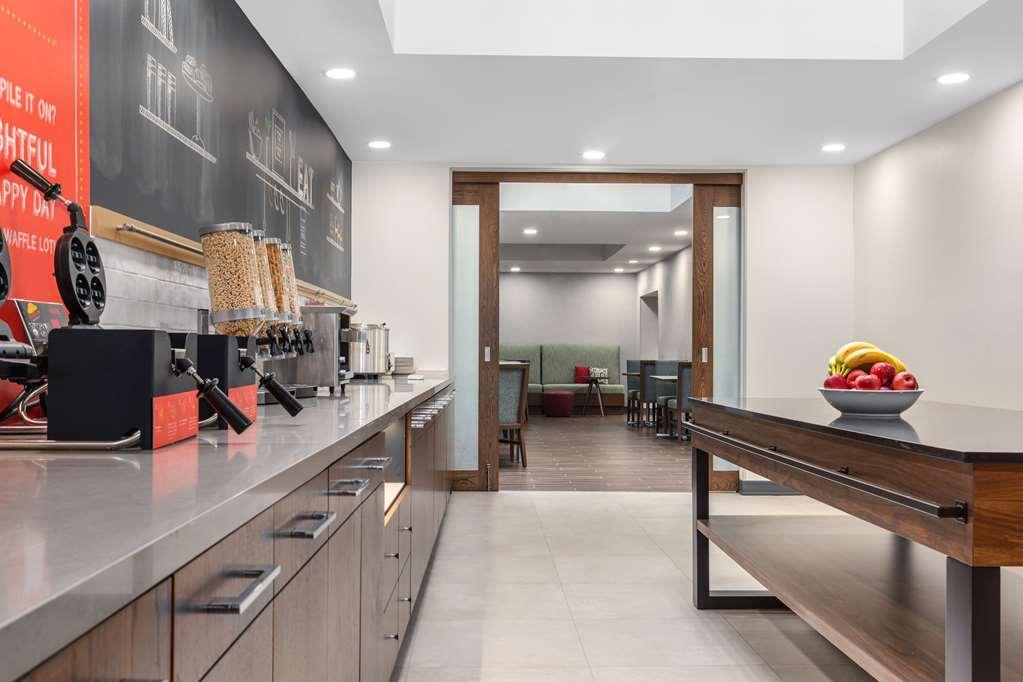 Hotel Hampton & By Hilton Downtown Toronto