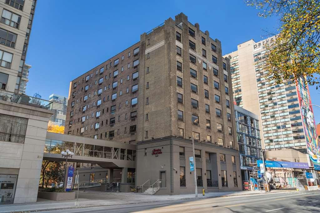 Hampton & By Hilton Downtown Hotel