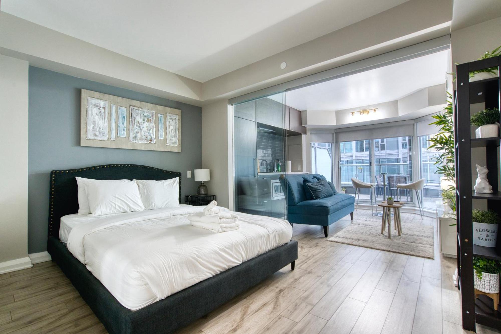Stk Yorkville Apartment
