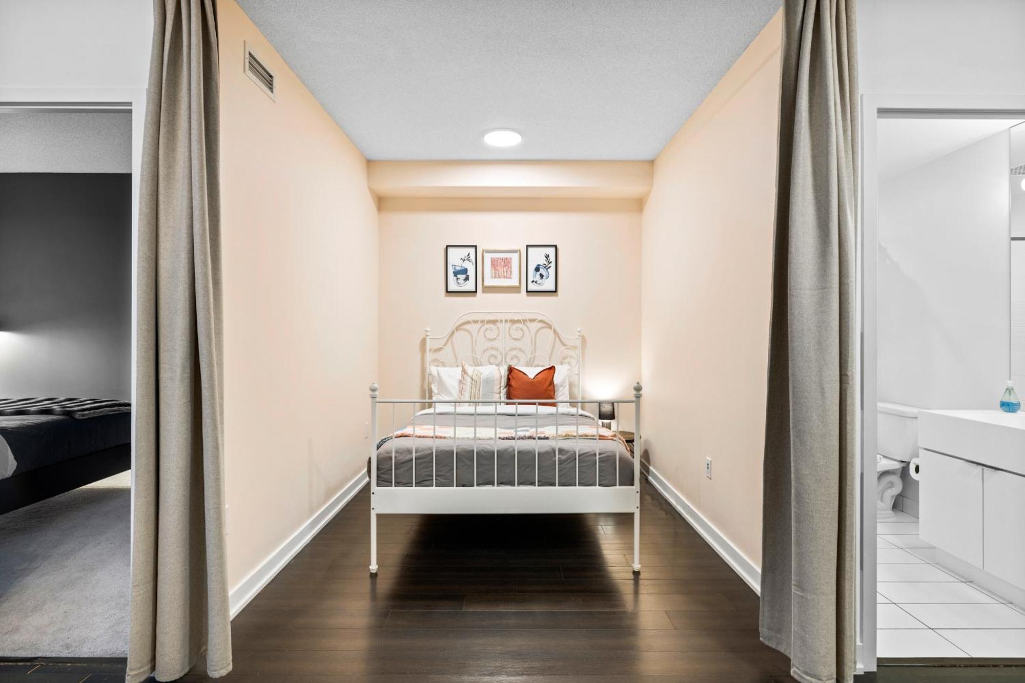 Charming 2br Near Cn Tower & Harbourfront Apartment Toronto