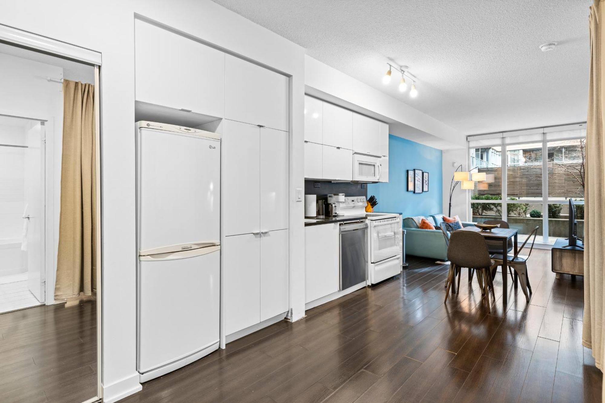 Charming 2br Near Cn Tower & Harbourfront Apartment Toronto