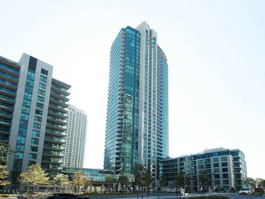 Apartment Penthouse Corner With Panoramic 12 Ft Windows