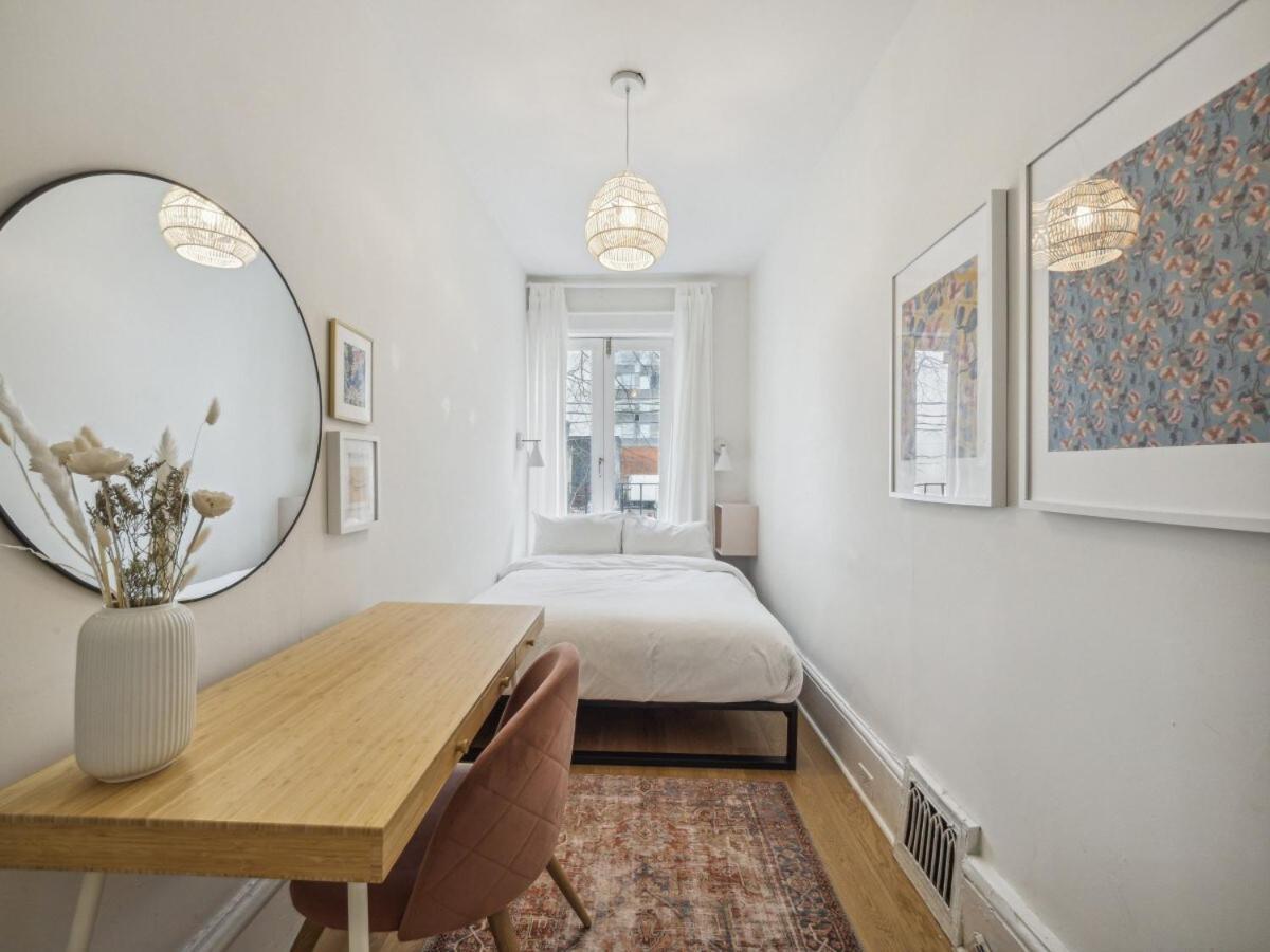 Holiday home Historic Modern In Distillery District Toronto