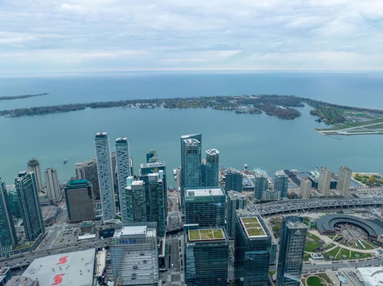 Sleek 2bd Near Scotiabank Union Water Mtcc Apartment