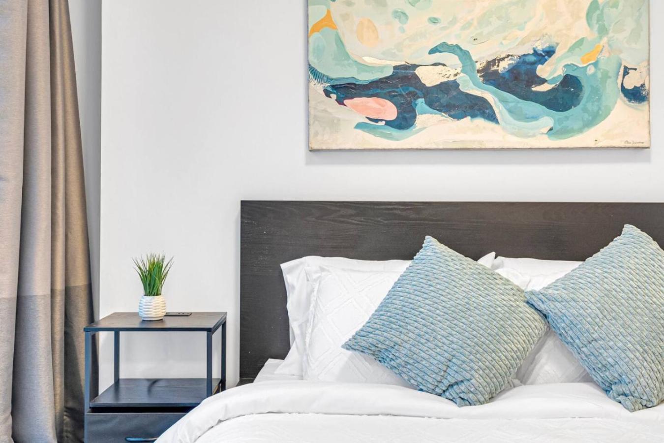 Sleek 2bd Near Scotiabank Union Water Mtcc Apartment