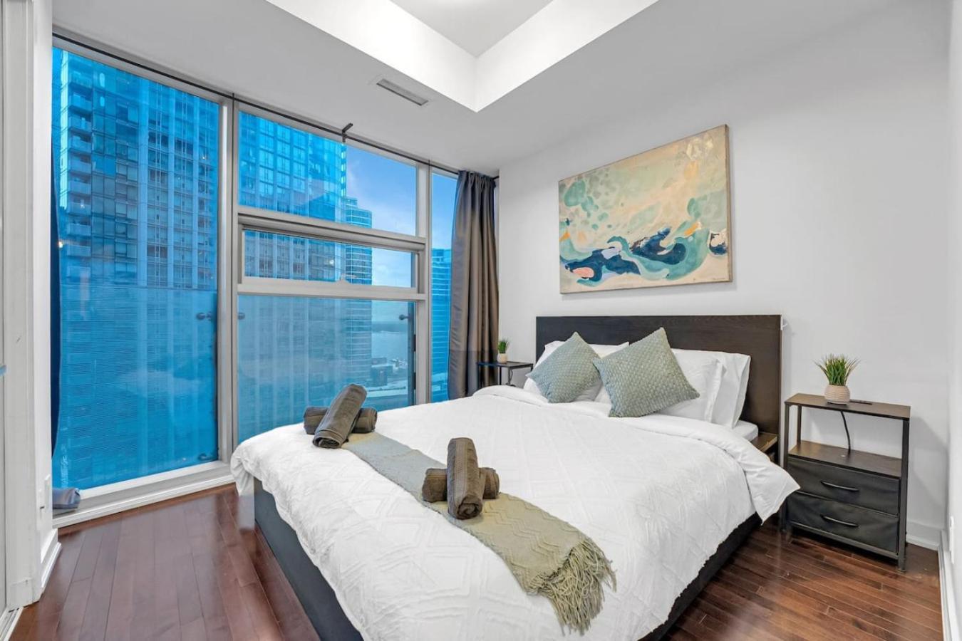 Apartment Sleek 2bd Near Scotiabank Union Water Mtcc Toronto