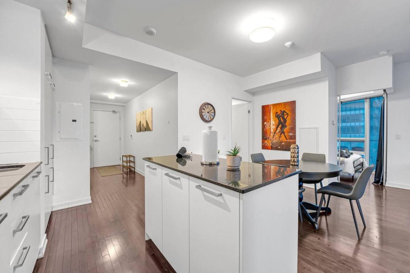 Sleek 2bd Near Scotiabank Union Water Mtcc Toronto