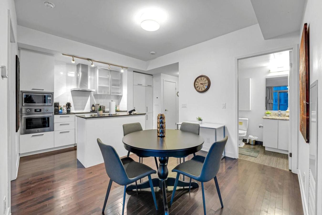 Sleek 2bd Near Scotiabank Union Water Mtcc Apartment Toronto