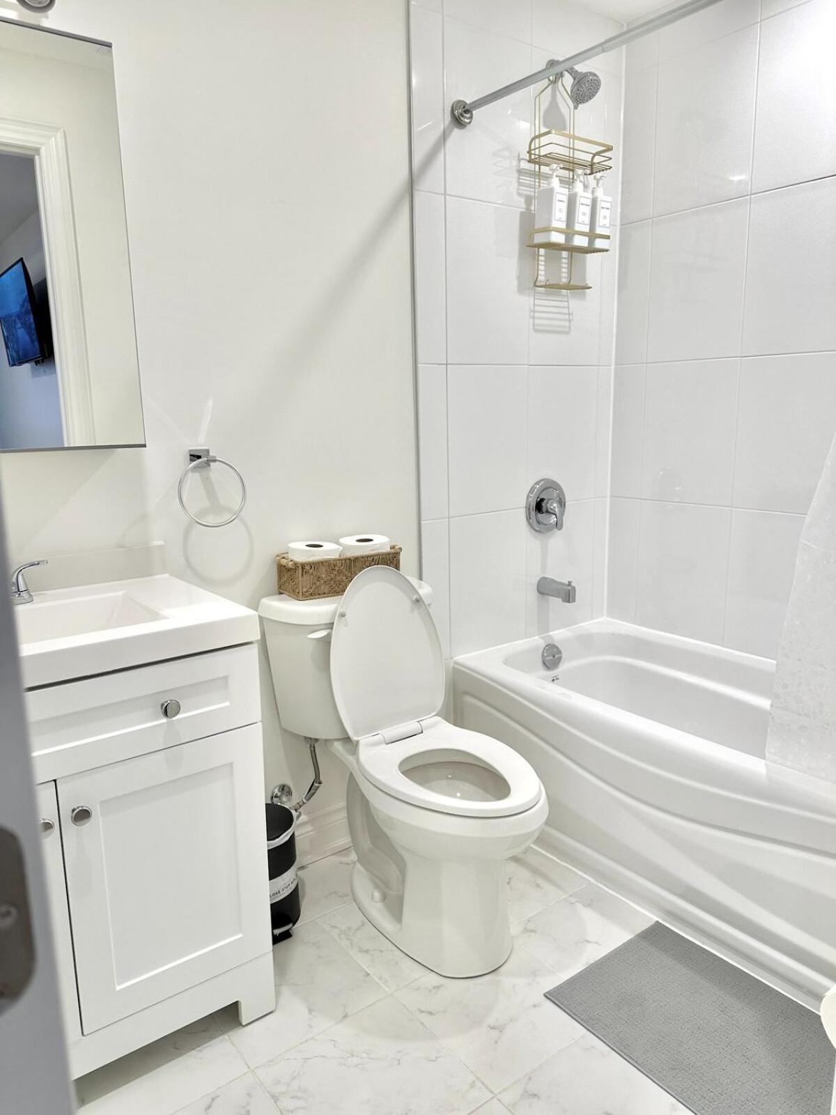 Bright Luxurious 2 Bedroom