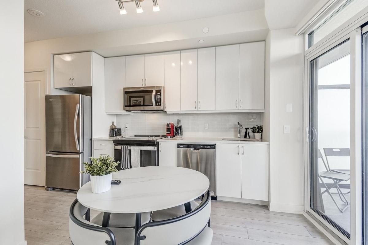 Apartment With Views Toronto