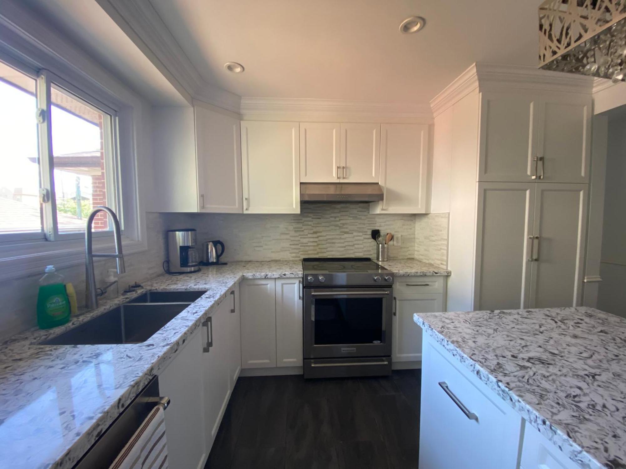 Homestay Yonge And Finch Subway !o Cozy & Modern Private Bdr With Private Bathroom *