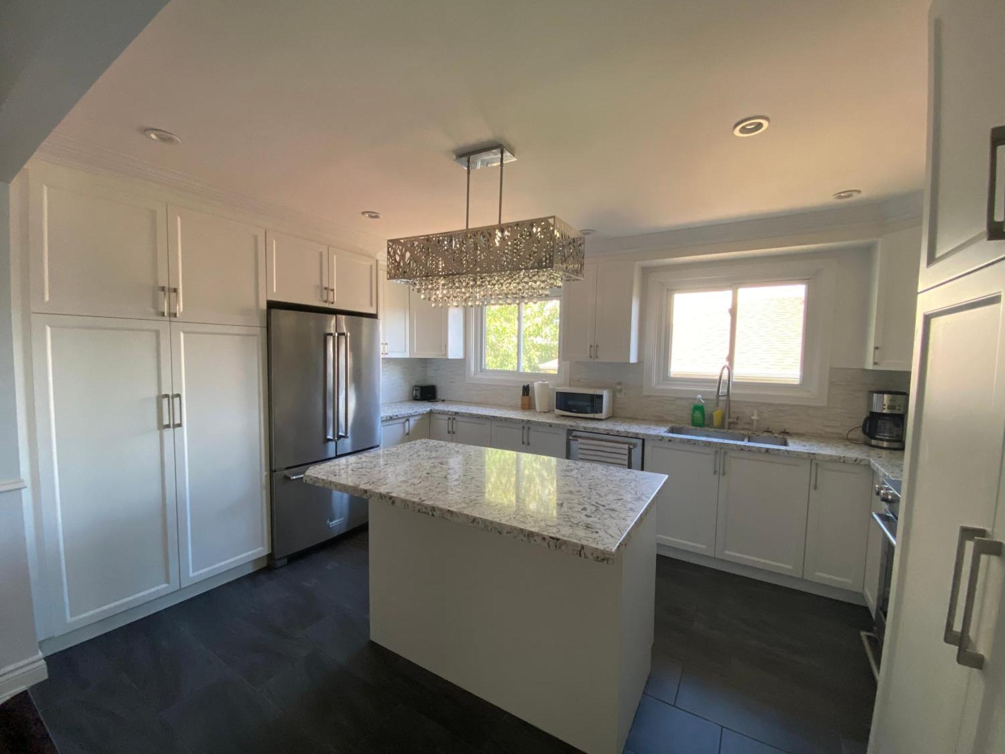 Yonge And Finch Subway !o Cozy & Modern Private Bdr With Private Bathroom *