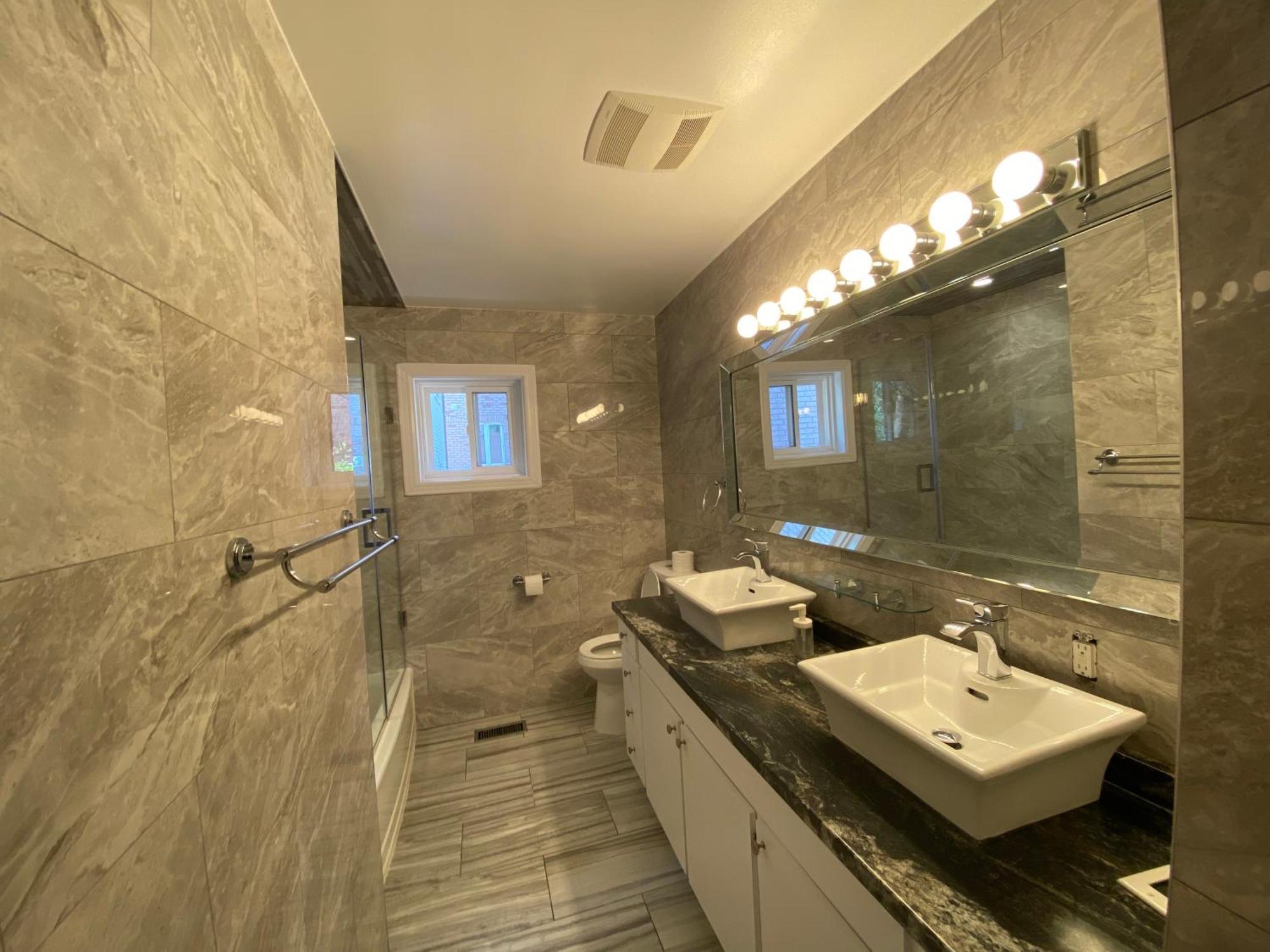 Homestay Yonge And Finch Subway !o Cozy & Modern Private Bdr With Private Bathroom *
