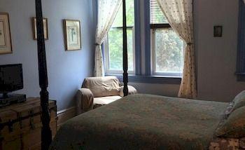 Bed & Breakfast Mcgill 4*