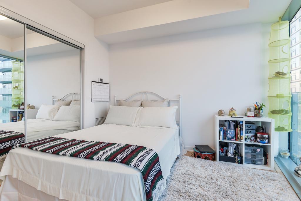 Apartment Downtown Toronto 56Th Floor Furnished Rental Monthly Available *
