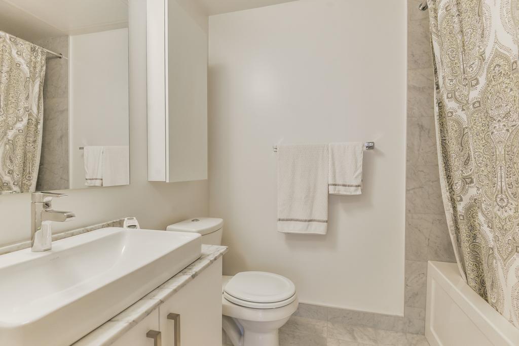Downtown Toronto 56Th Floor Furnished Rental Monthly Available Apartment Toronto