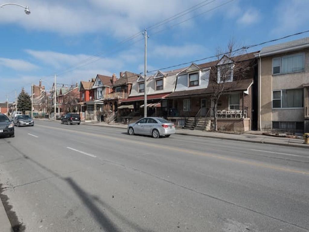 Spacious Bachelor Apartment Toronto