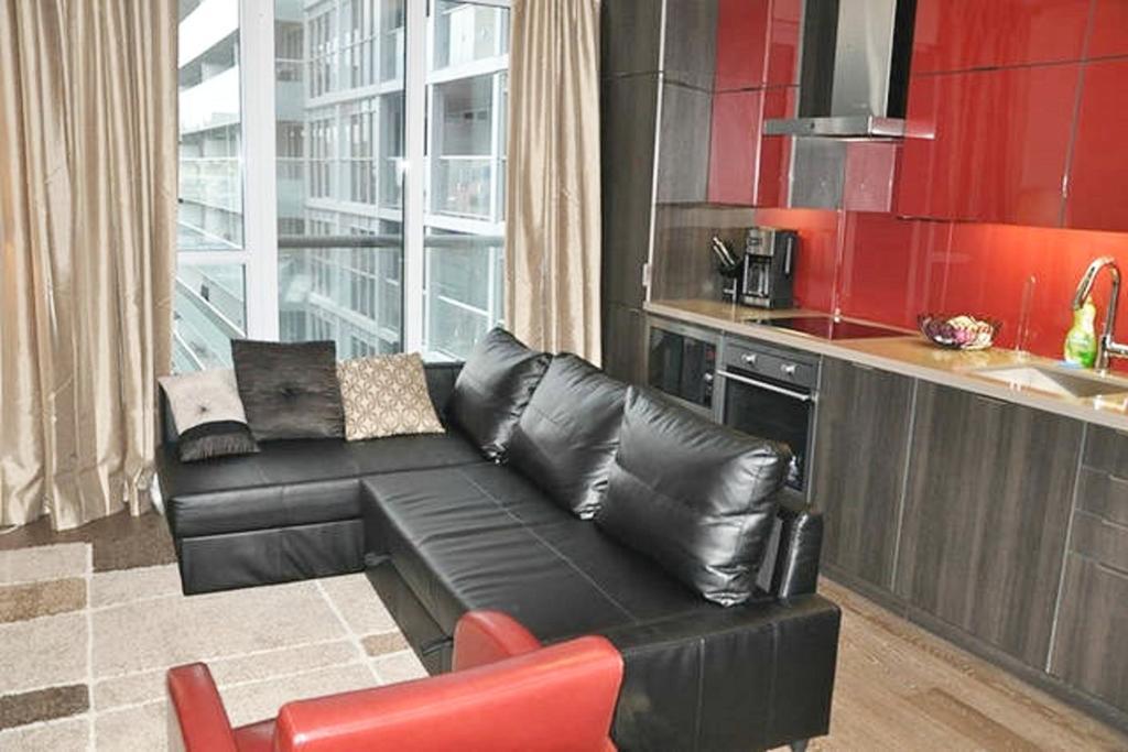 Trinity Suites - Luxury Condo On Front Street