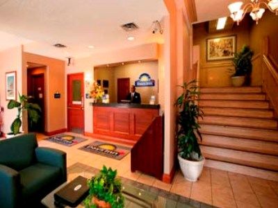 Hotel Days By Wyndham East Beaches 2*