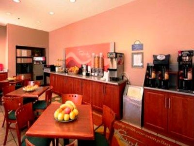 Days By Wyndham East Beaches Hotel 2*