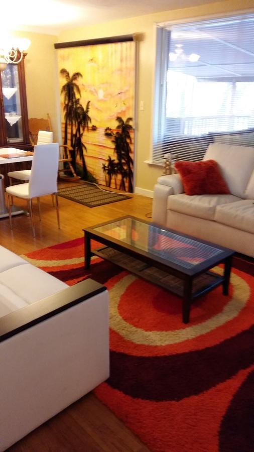 Bed & Breakfast On The Park Near Downtown Area *
