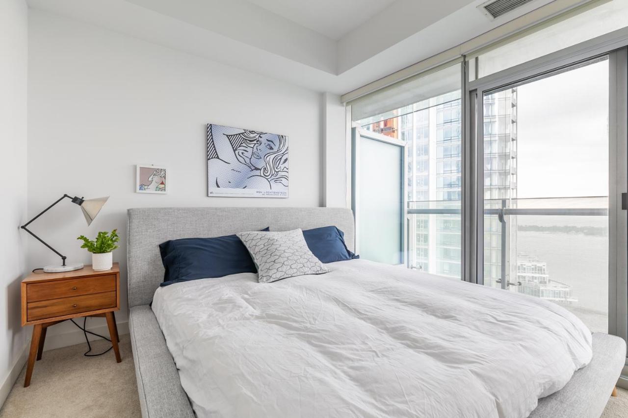 Executive Corner With Panoramic View Apartment Toronto