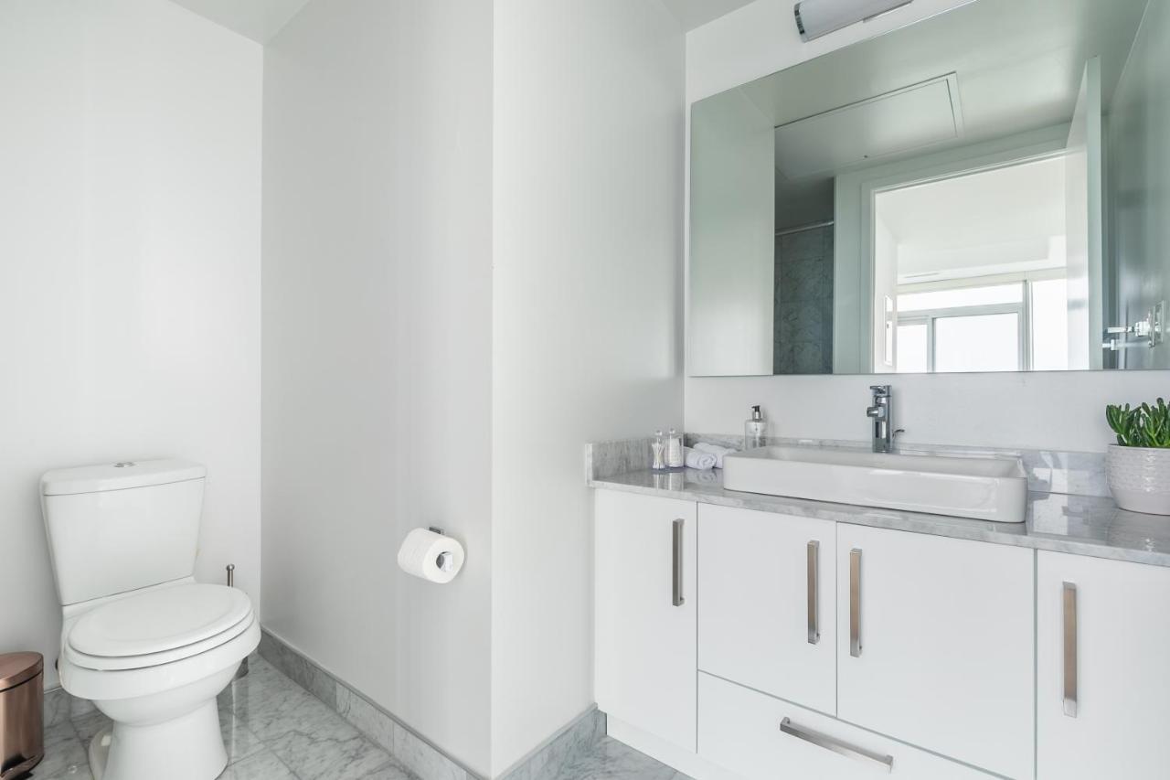 Executive Corner With Panoramic View
