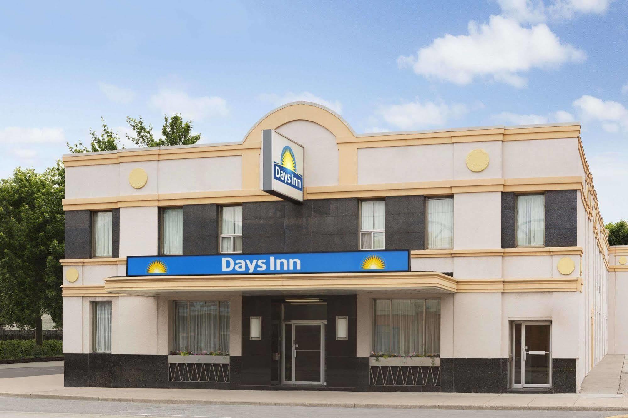 Hotel Days By Wyndham East Beaches 2*