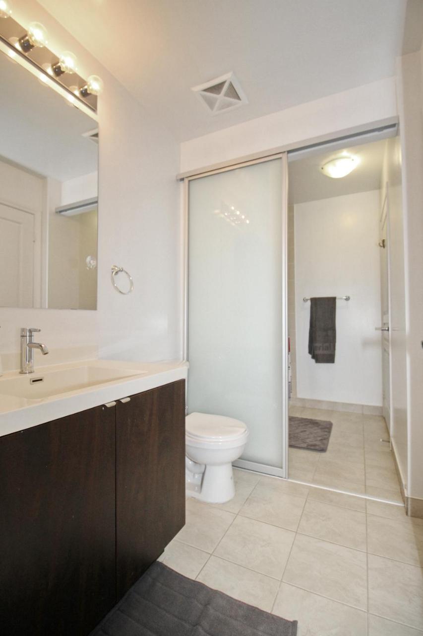 Apartment Boutique Suites - Entertainment District, Scotiabank Arena - Downtown Toronto