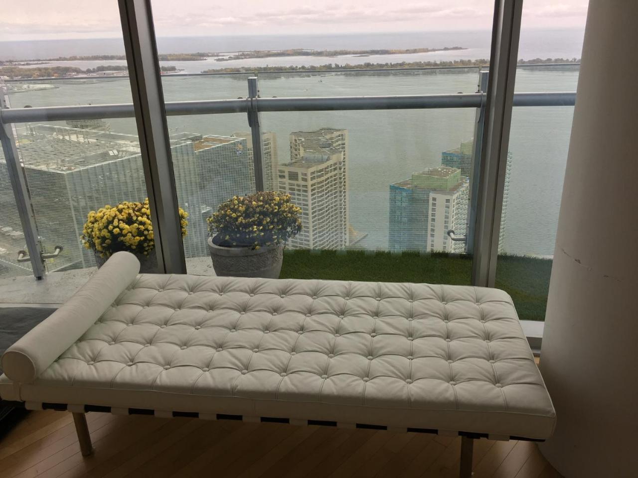 Downtown Toronto 56Th Floor Furnished Rental Monthly Available *