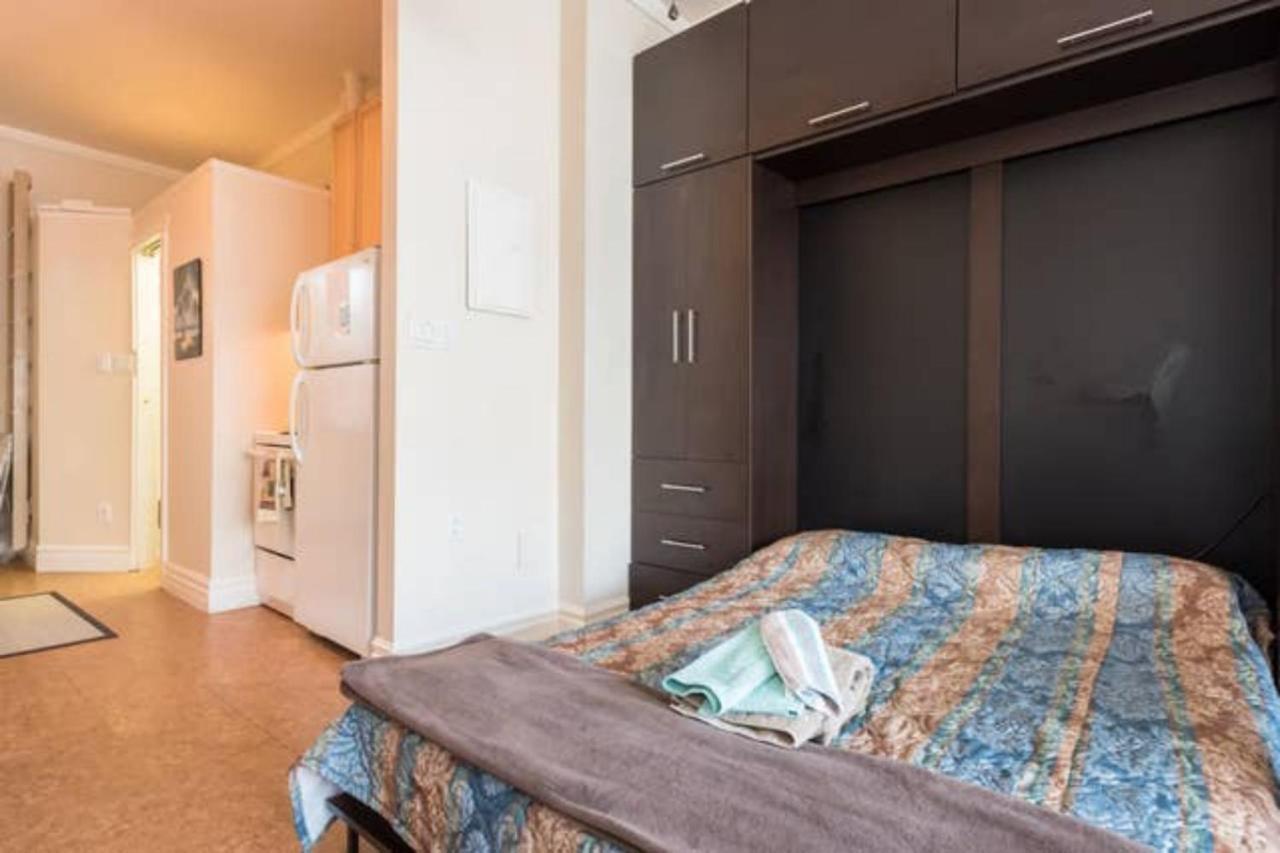 Apartment Spacious Bachelor Studio Apt *