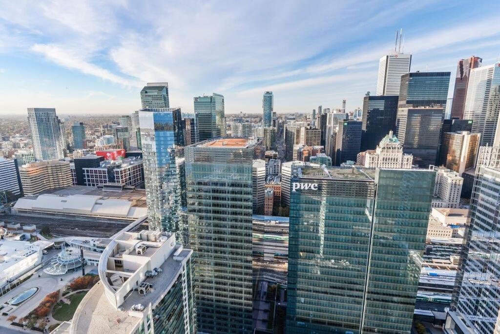 Downtown Toronto 56Th Floor Furnished Rental Monthly Available Apartment