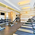 Spacious Condo W Stunning Views Of Downtown