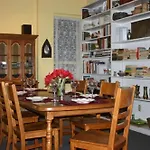 Alan Gardens Bed And Breakfast