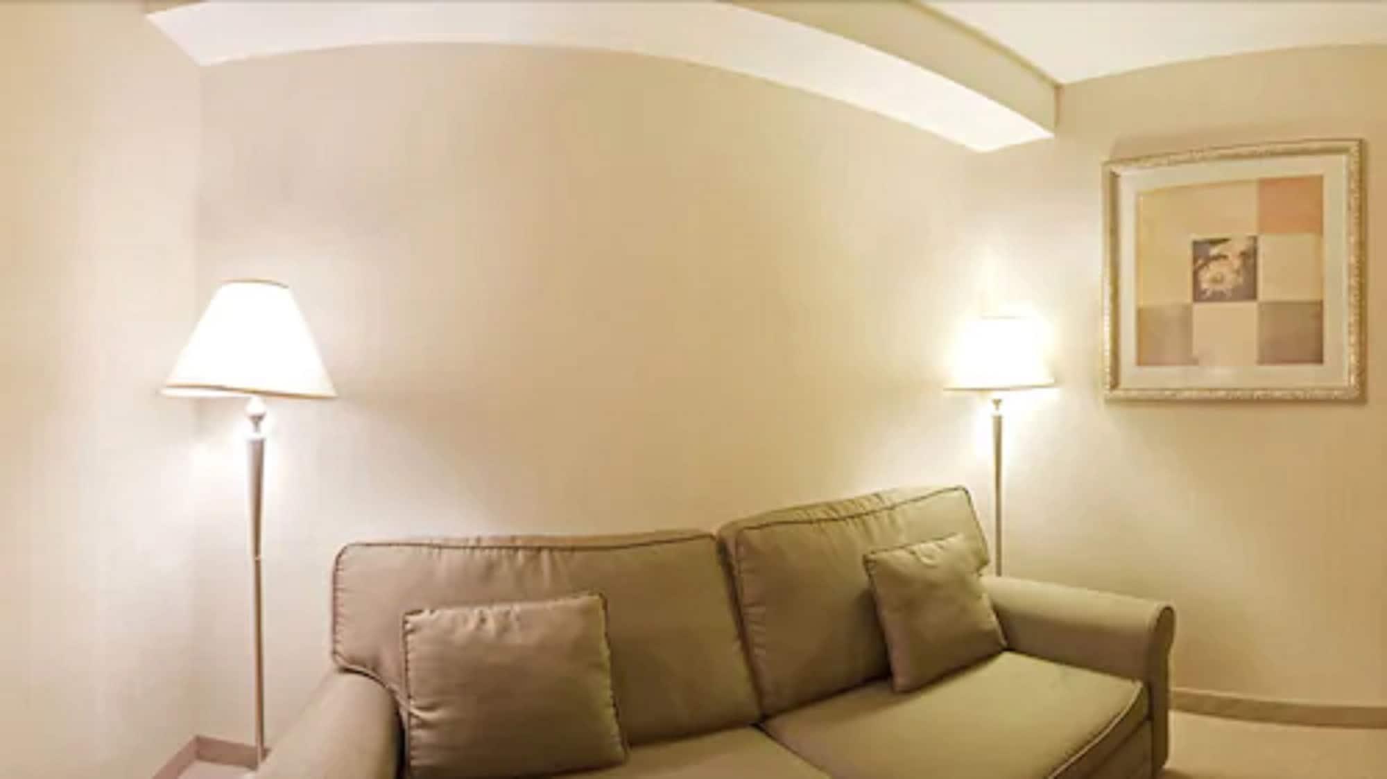 Hotel Econo & Downtown 2*
