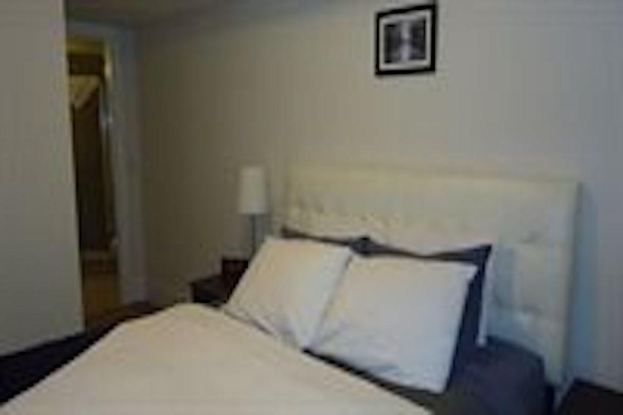 Apartment E.s.i Furnished At Fly