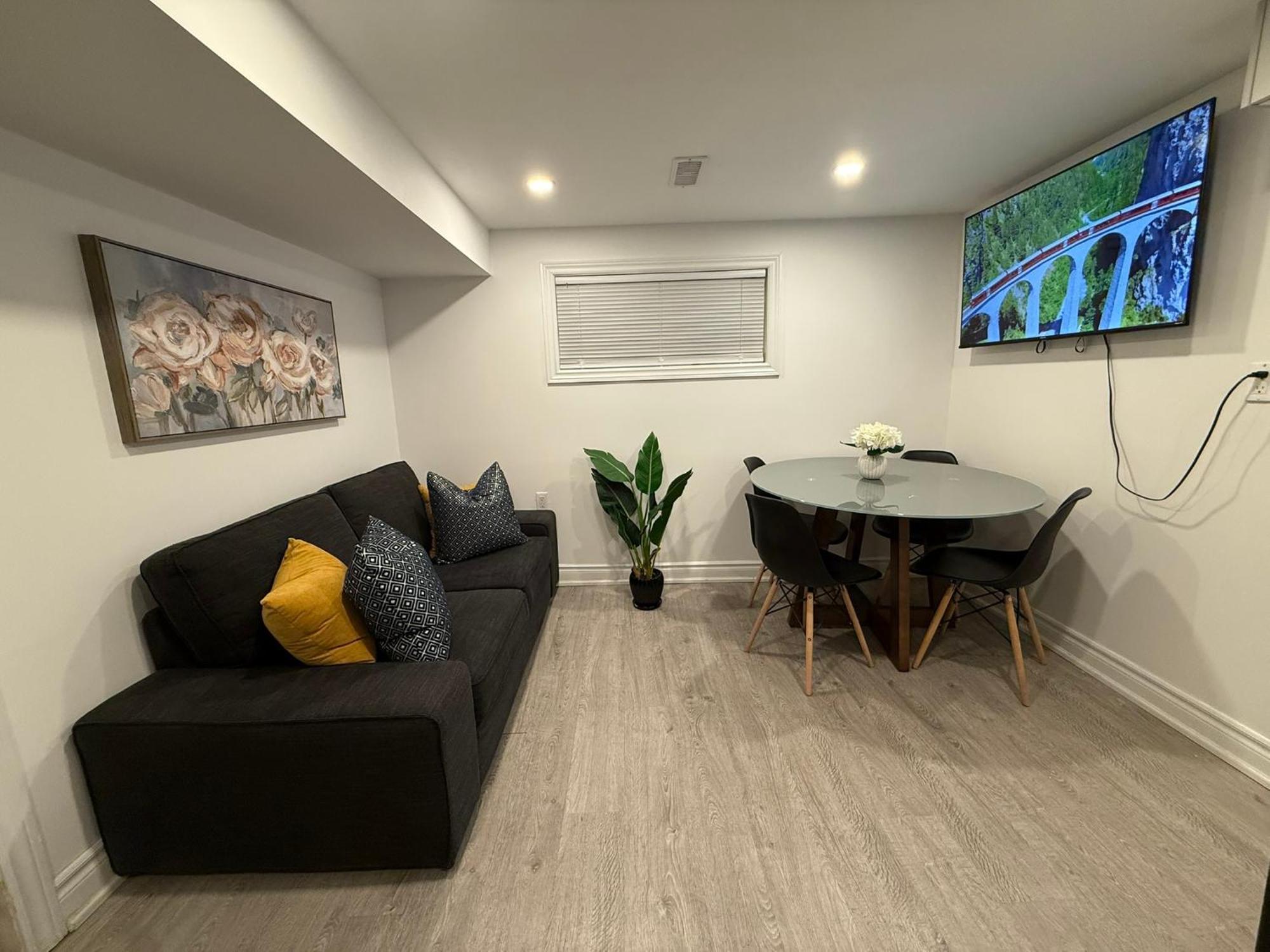 Apartment 2 Bedroom Basement-downtown