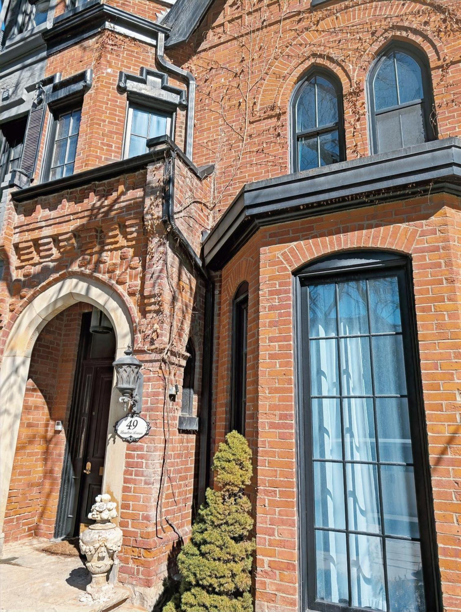 Hazelton Heritage Bed & Breakfast Toronto