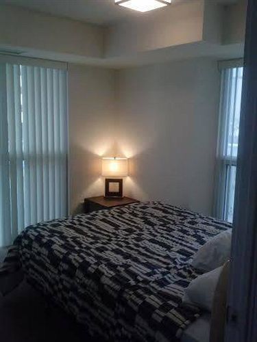 E.s.i Furnished At Fly Toronto