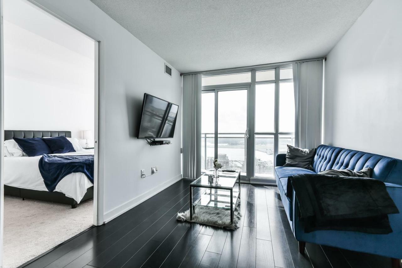 Iceboat Terrace Luxury * Toronto