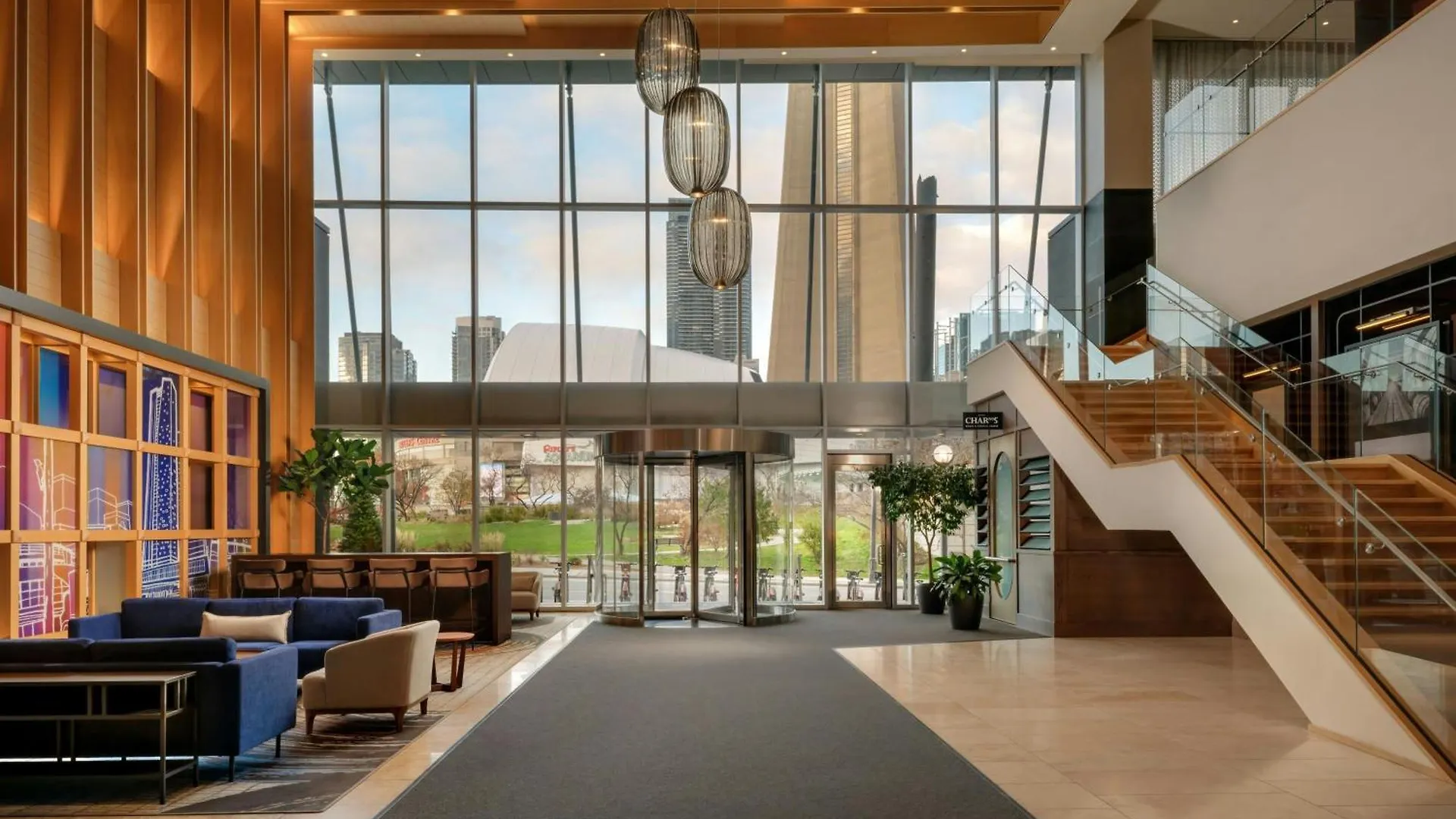 Best Hotels in Toronto Entertainment District for Your Stay